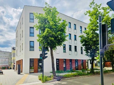 Bezpośrednio rogowy lokal usługowy 105 m2, witryny, C.O, parter, GÓRNA