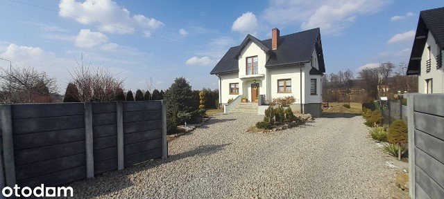 Gotowy dom 99 m² z garażem, tarasem i dodatkową przestrzenią w piwnicy