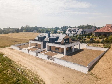 Sprzedam dom w zabudowie bliźniaczej w Rożentalu
