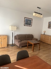 Przestronne mieszkanie z balkonem w Ochocie
