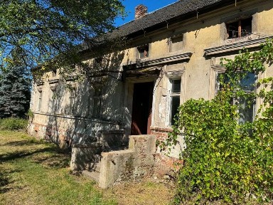 Dom do remontu w Drożkowie (możliwość kupna gruntów ornych z lasem o łącznej powierzchni 3,9471 ha)