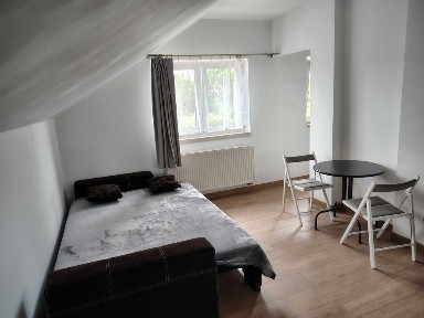 Kawalerka, przy ul.Zakopiańskiej, 1500zl+1000zl czynsz z mediami