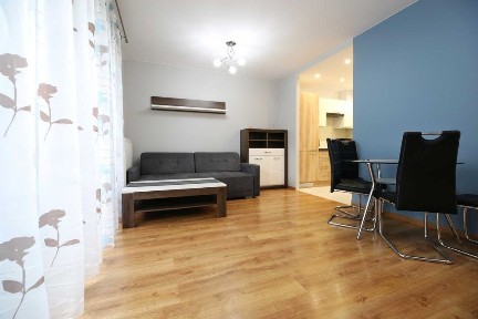** RUCZAJ 2pok 46m2 Całość ok 3400zł Osobna Kuchnia PARKING BALKON 6m2 **