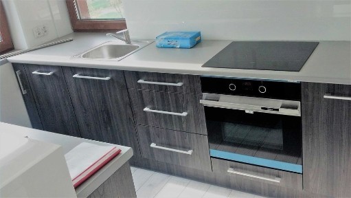 Apartament z dużym balkonem w samym CENTRUM, wysoki standard; Chęcińska przy parku