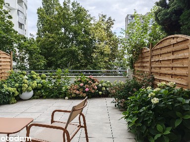 Klimatyczna kawalerka z gigantycznym tarasem (33 m²) - 3 min od Metra