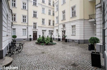 65 mkwbiuro w kamienicy, przy Sejmie