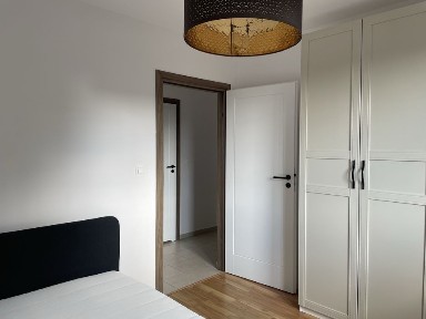 słoneczne mieszkanie 46 m2 dwa pokoje apartamentowiec parking ok. ronda Lotników wszędzie blisko