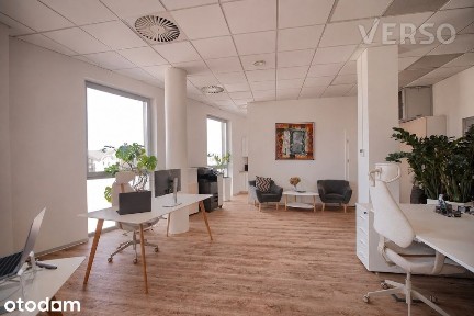 Biuro 64 mkw. open space, miejsce parking.