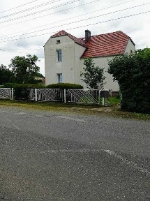 Dom wolnostojący na sprzedaż. Łany (gmina Cisek) - duża działka, spokojna okolica.
