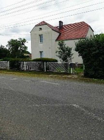 Dom wolnostojący na sprzedaż. Łany (gmina Cisek) - duża działka, spokojna okolica.