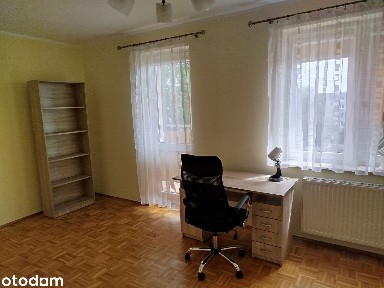 Dwupokojowe, z miejscem parking. w hali garażowej, dostępne od zaraz.