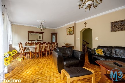 Ulanów, ul. Rynek 9 | Dom 200 m², kawalerka, lokal usługowy i PV!