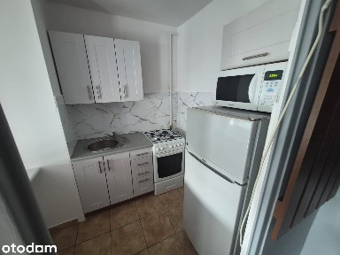 Kawalerka, 28 mkw, ul. Broniewskiego, 2750 zł
