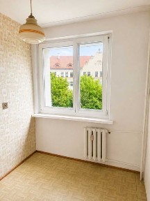 Mieszkanie 33m2 blisko centrum | duży balkon | piwnica| niski czynsz| do 30.09. - później remont