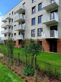 Bezpośrednio 7 min. od Metra Chrzanów, 2 pokoje, 2 ogródki, oddane do wykończenia