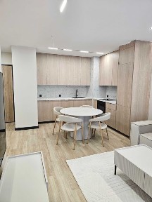 Luksusowy NOWY apartament z ogródkiem nad morzem Rok budowy 2025
