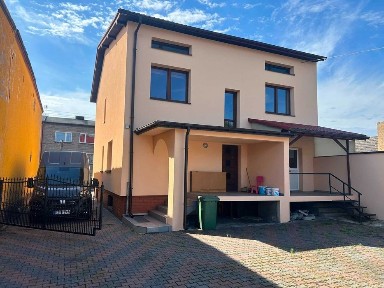 Sprzedam dom piętrowy plus garaż Gniazdów
