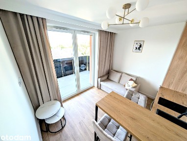 Nowe, piękne 2 pokoje, ogromny balkon, parking, blisko centrum