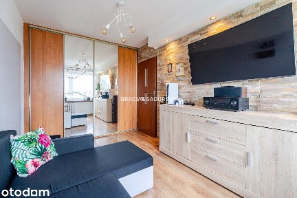 3 pok/ duży balkon/ winda/ ul. Walerego Sławka.