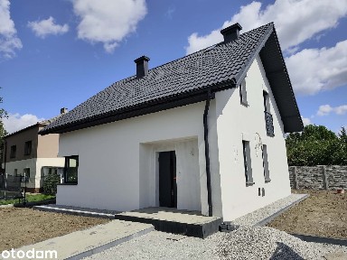 Śliczny wolnostojący domek z roletami, 114m2, 5 pokoi, 5 arów działki!