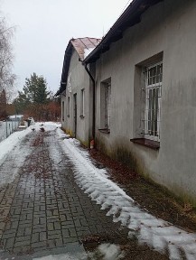 Do wynajęcia budynek wraz z placem utwardzonym.