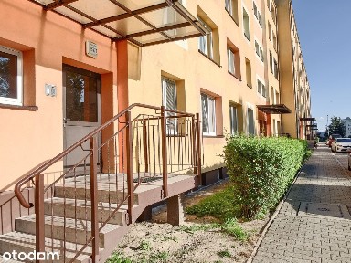 Ustawna kawalerka z balkonem i osobną kuchnią