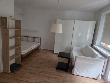 Duża kawalerka, 100m od Metro Natolin, Las Kabacki 10 minut, Duży parking, Bazarek, Od zaraz