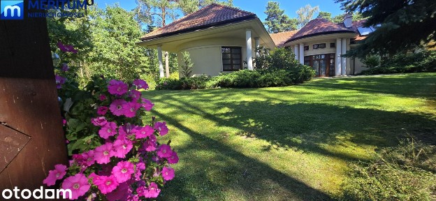 Rezydencja ok.500 m² na zielonej działce 8700 m² | Międzyborów