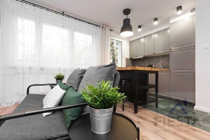 Stylowa kawalerka (27m²) na parterze przy Al. Żwirki i Wigury / ul. Pruszkowskiej