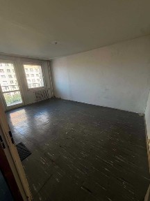Mieszkanie 3 pokoje do remontu