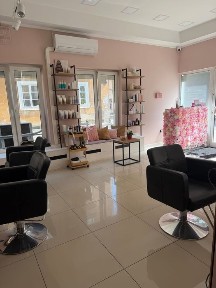 Odstąpię salon w centrum Warszawy