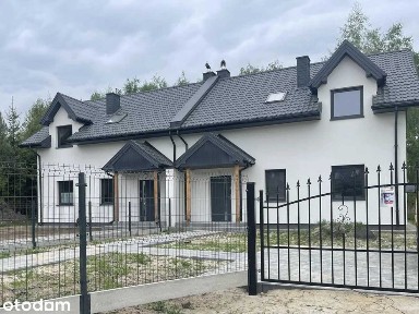 Dom 131m, Gaz miejski, Kanalizacja, Prąd,Woda miejska, światłowód.