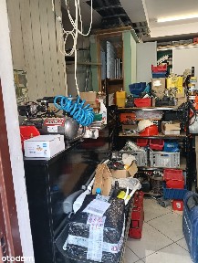 Lokal usługowy z asortymentem hydraulicznym w Śródmieściu