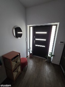 Wyjątkowy dom w Ziemnicach z widokiem na góry i dostępem do miasta