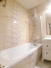 2 pok. 4300 zł ( w cenie czynsz i garaż)