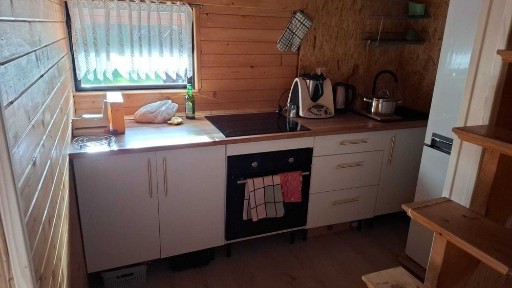Domek u Bercika, na pograniczu Beskidu Makowskiego i Żywieckiego, u podnóża Pasma Polic i Babiej Góry - szlak zielony, na Cupel 887m z Osielca.