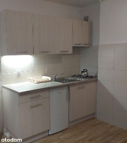 Kawalerka Al. Waszyngtona/Kinowa (2600 w tym czynsz adm.)