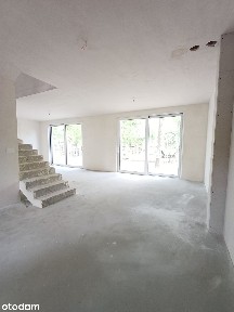 Przeszklenia, duży salon, wsród drzew !