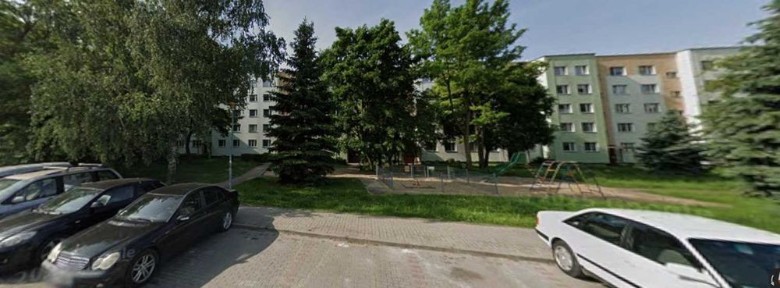 Sprzedam przestronne mieszkanie M4 - 3 pokoje na 2. piętrze ul. Wolności.