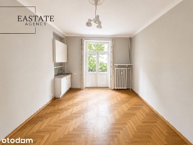 Dwupoziomowy lokal na parterze kamienicy | Centrum
