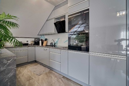 Przestronny apartament na sprzedaż w Złotowie - przestrzeń domu, wygoda śródmiejskiego życia!