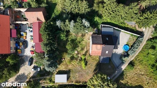 Pół domu na działce o pow. 887 m² w Piskorzowie