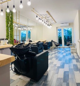 Wynajmę stanowisko fryzjerskie w salonie fryzjersko-kosmetycznym