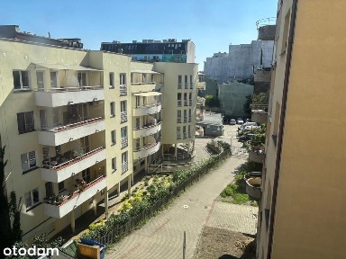 3 pokoje | Przestronne wnętrze | Balkon