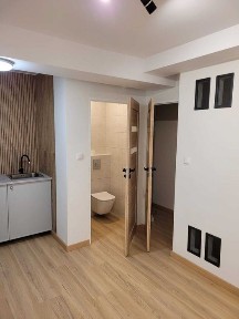Lokal usługowy z przyłączem wod-kan C.H. Manhattan - wysoki standard