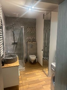 Wynajem 2-pokojowego mieszkania z balkonem i miejscem postojowym