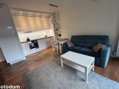 39m, 2 pokoje, duży balkon, klima. Miejsce postojowe w cenie.