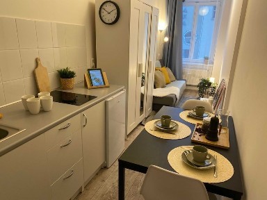 Studio z własną łazienką/ 2 min pieszo od Ekonomika/Centrum