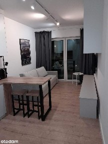 Atrakcyjna Kawalerka w Apartamentowcu przy ul. Legnickiej