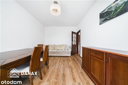 2 pokoje, duży balkon, winda, komórka, m.postojowe